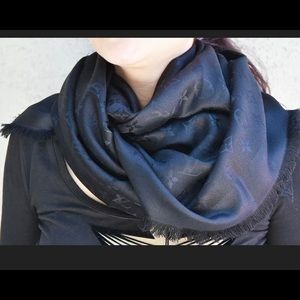 Louis Vuitton Scarf/Shawl